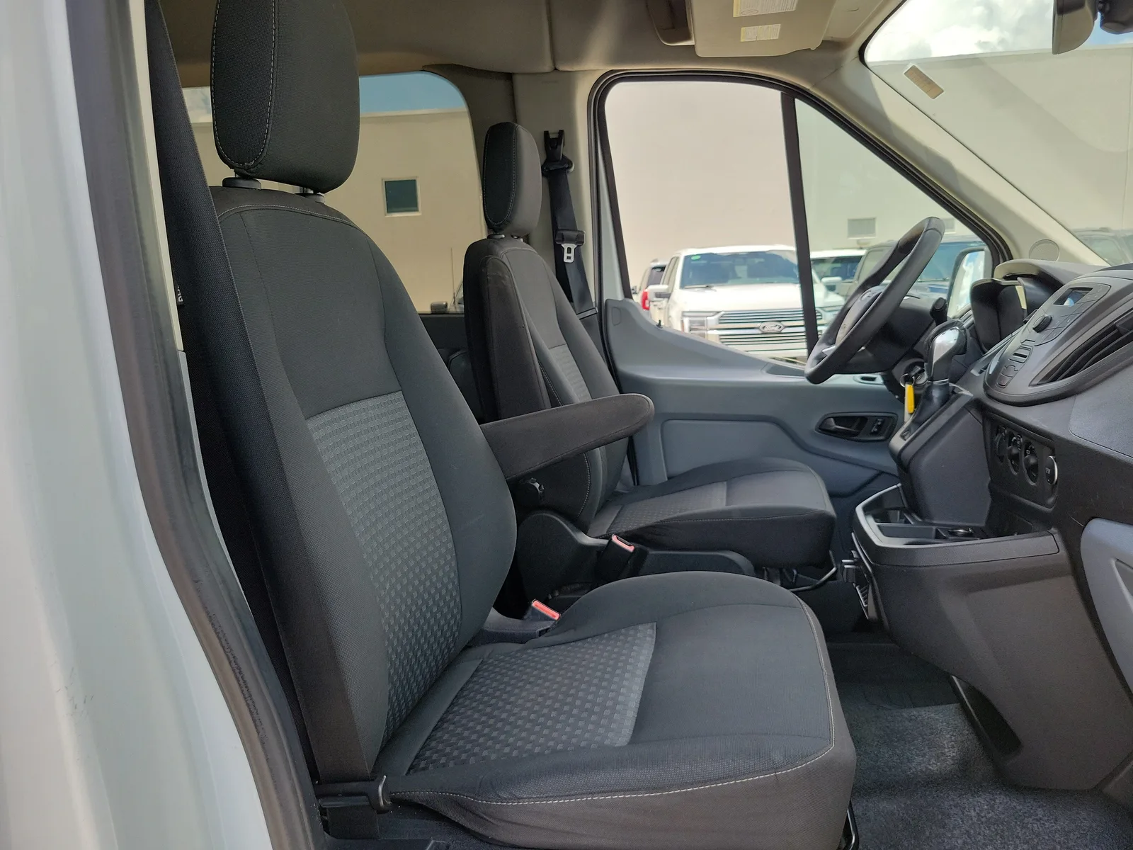 2016 Ford Transit Wagon XL photo 27