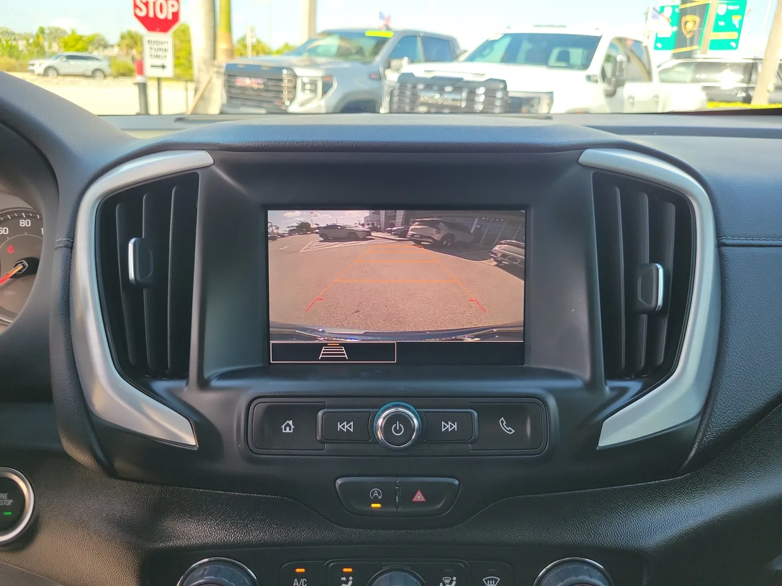 2024 GMC Terrain SLE photo 7