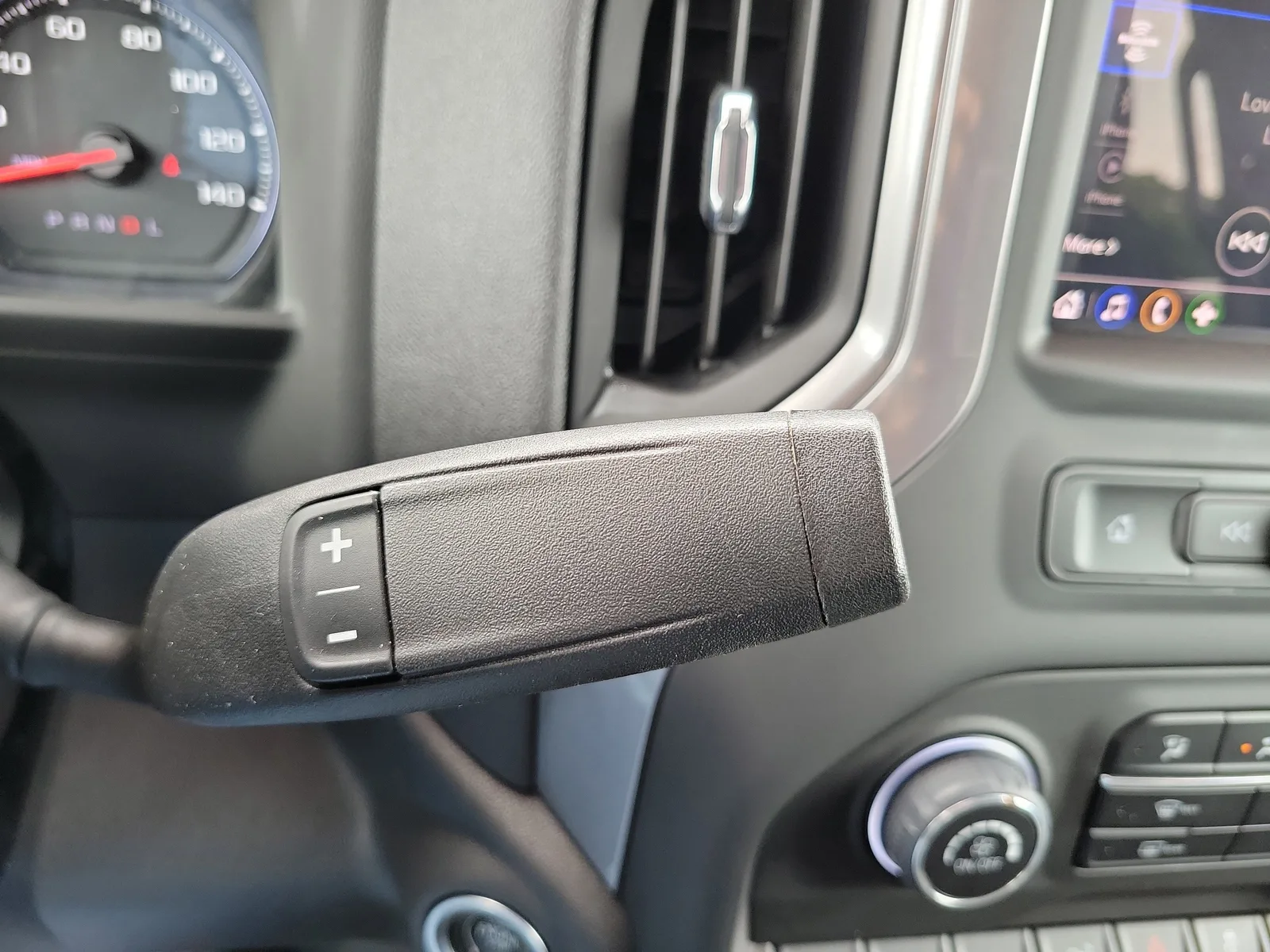 2024 Chevrolet Silverado 1500 Custom photo 30
