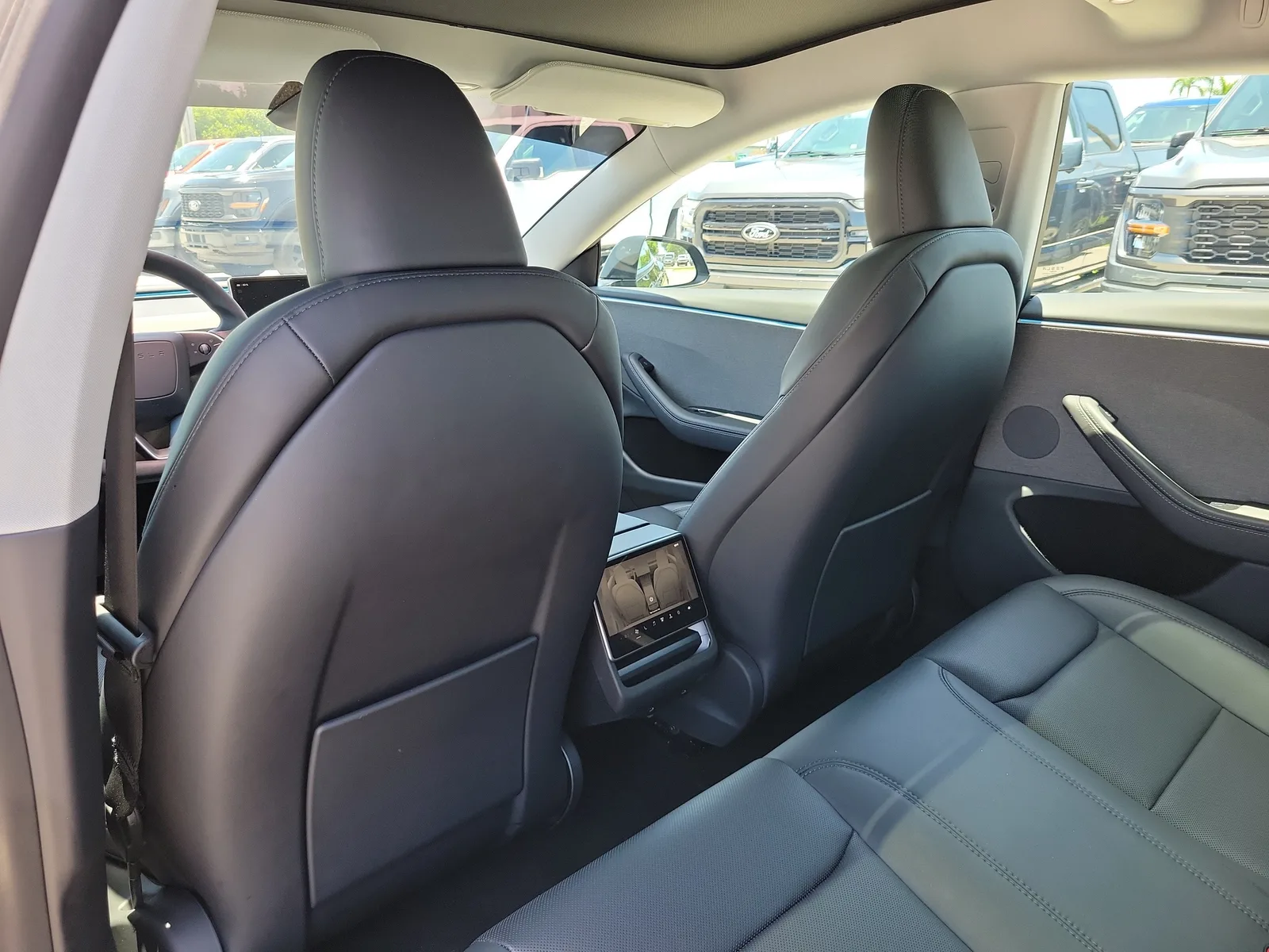 2025 Tesla Model 3 Long Range photo 18