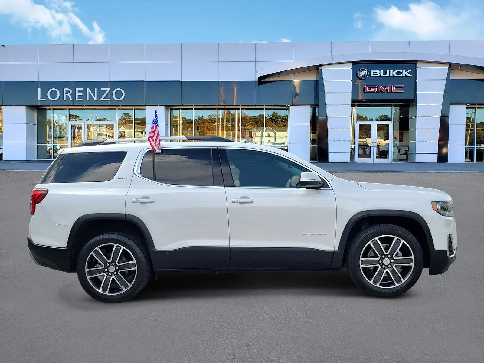 2023 GMC Acadia SLT photo 4