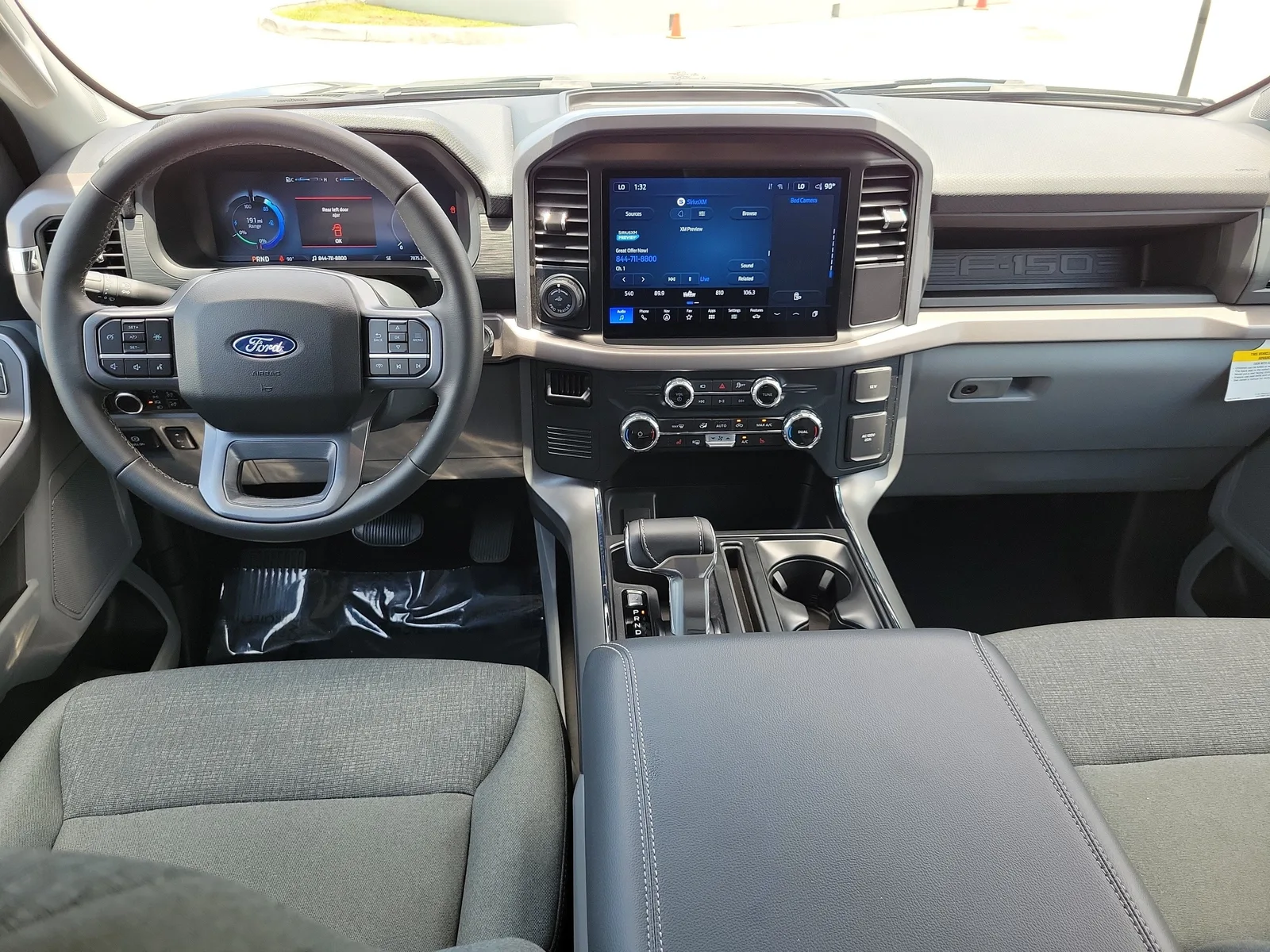 2025 Ford F-150 Lightning XLT 4WD photo 14