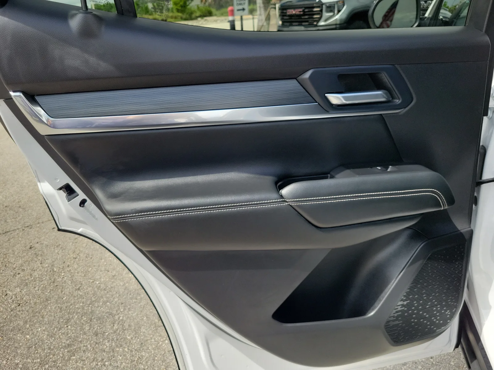 2025 GMC Terrain Elevation photo 25