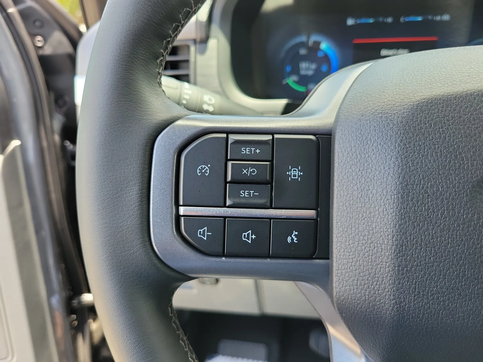 2025 Ford F-150 Lightning XLT 4WD photo 26