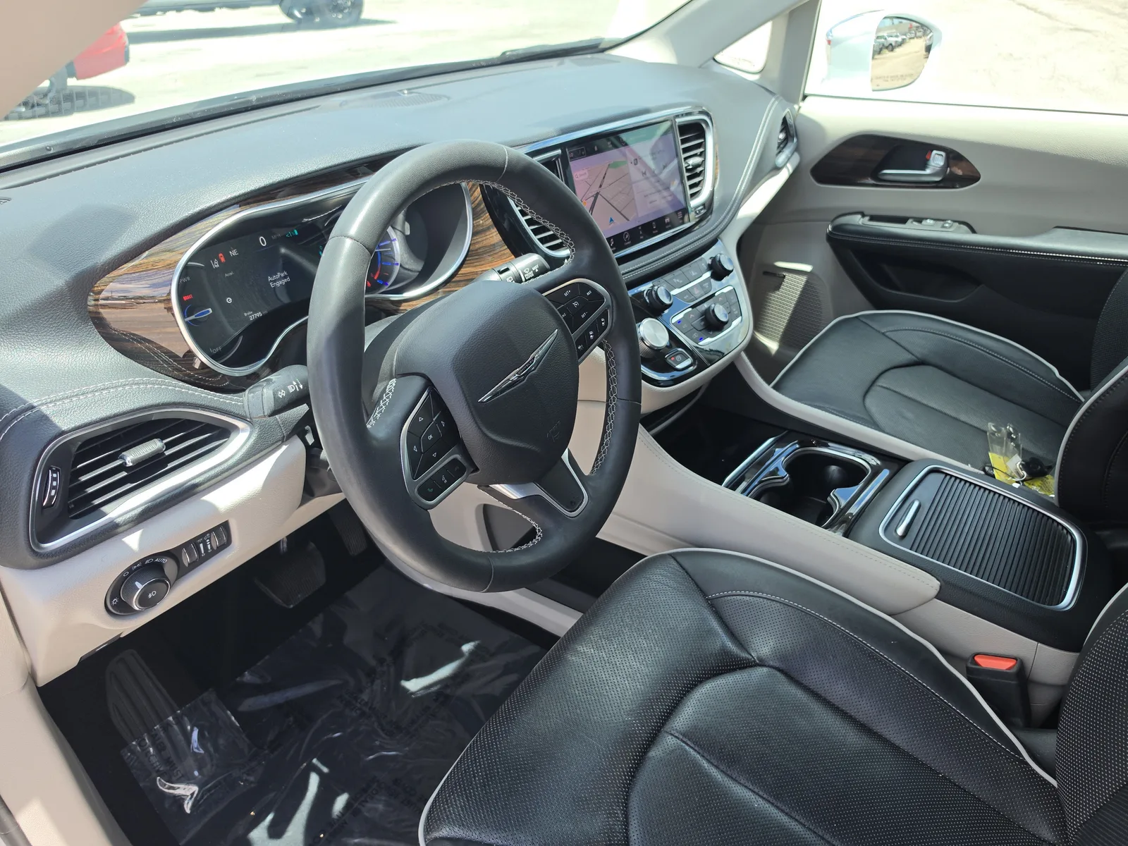 2022 Chrysler Pacifica Hybrid Limited photo 7