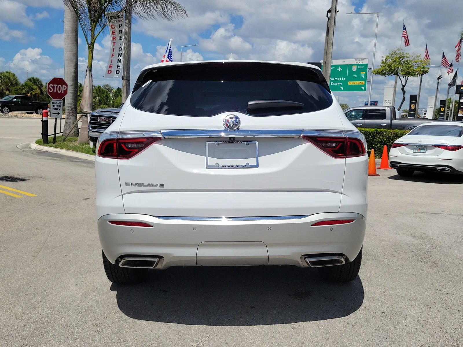 2024 Buick Enclave Essence photo 6