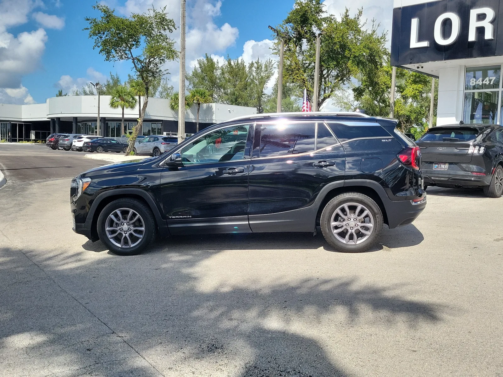 2023 GMC Terrain SLT photo 8