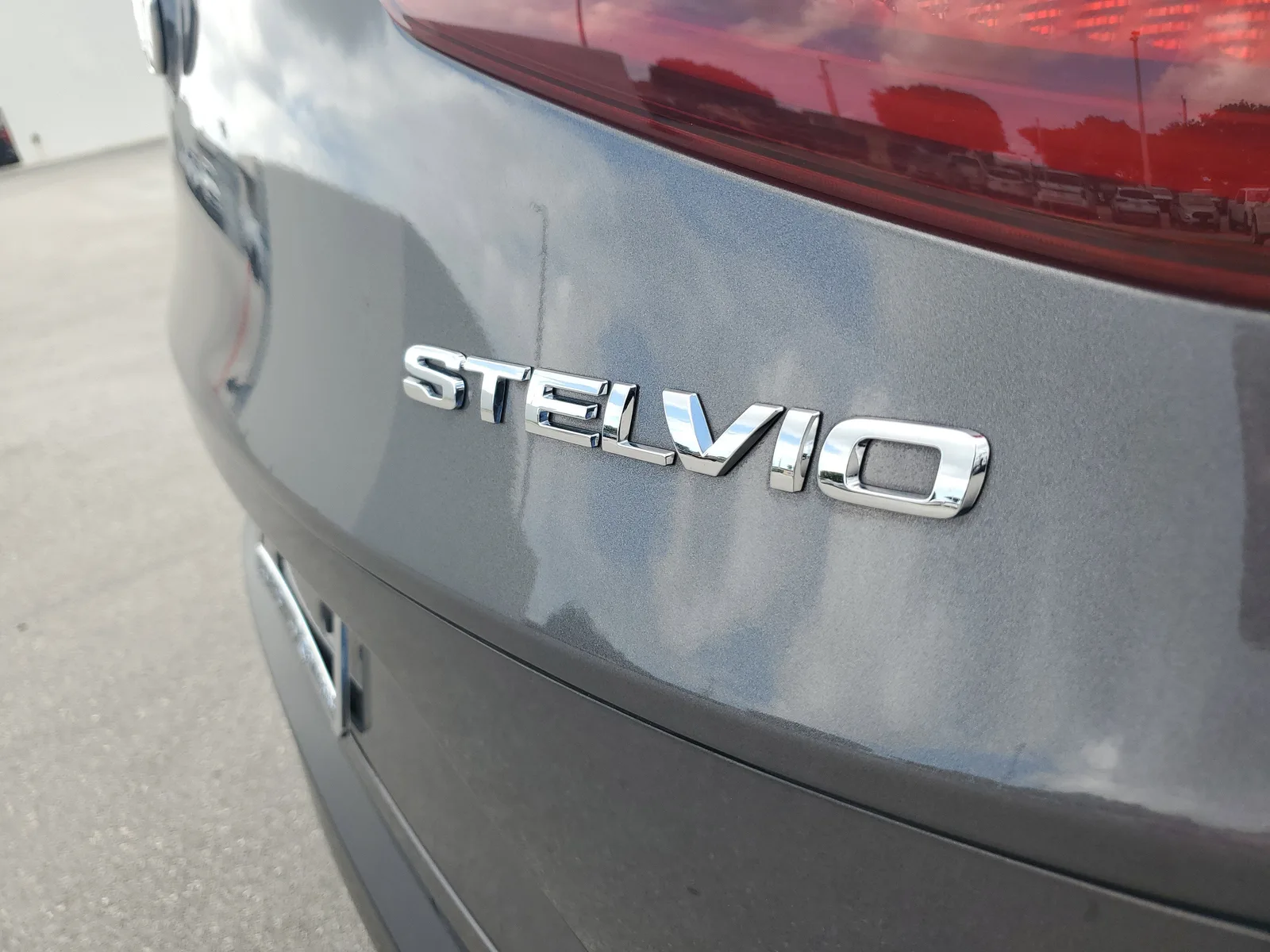 2022 Alfa Romeo Stelvio Sprint 4WD photo 31