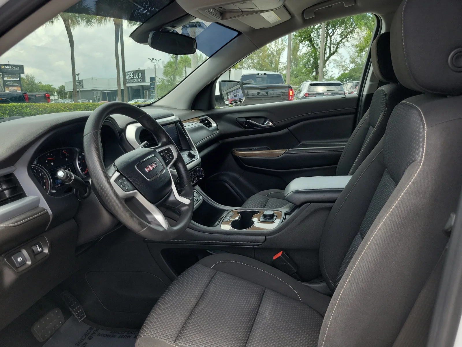 2021 GMC Acadia SLE photo 10