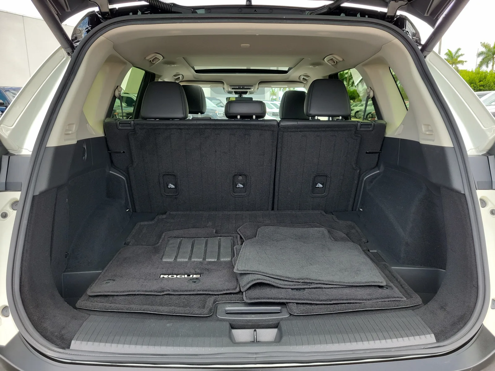2023 Nissan Rogue SL 4WD photo 14