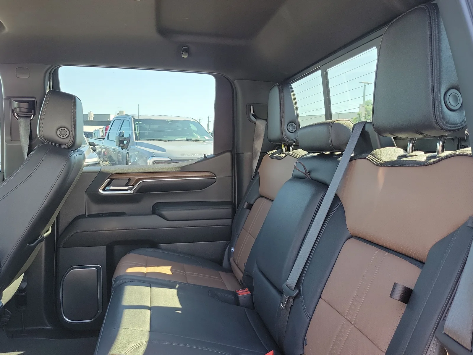 2024 Chevrolet Silverado 1500 High Country photo 13