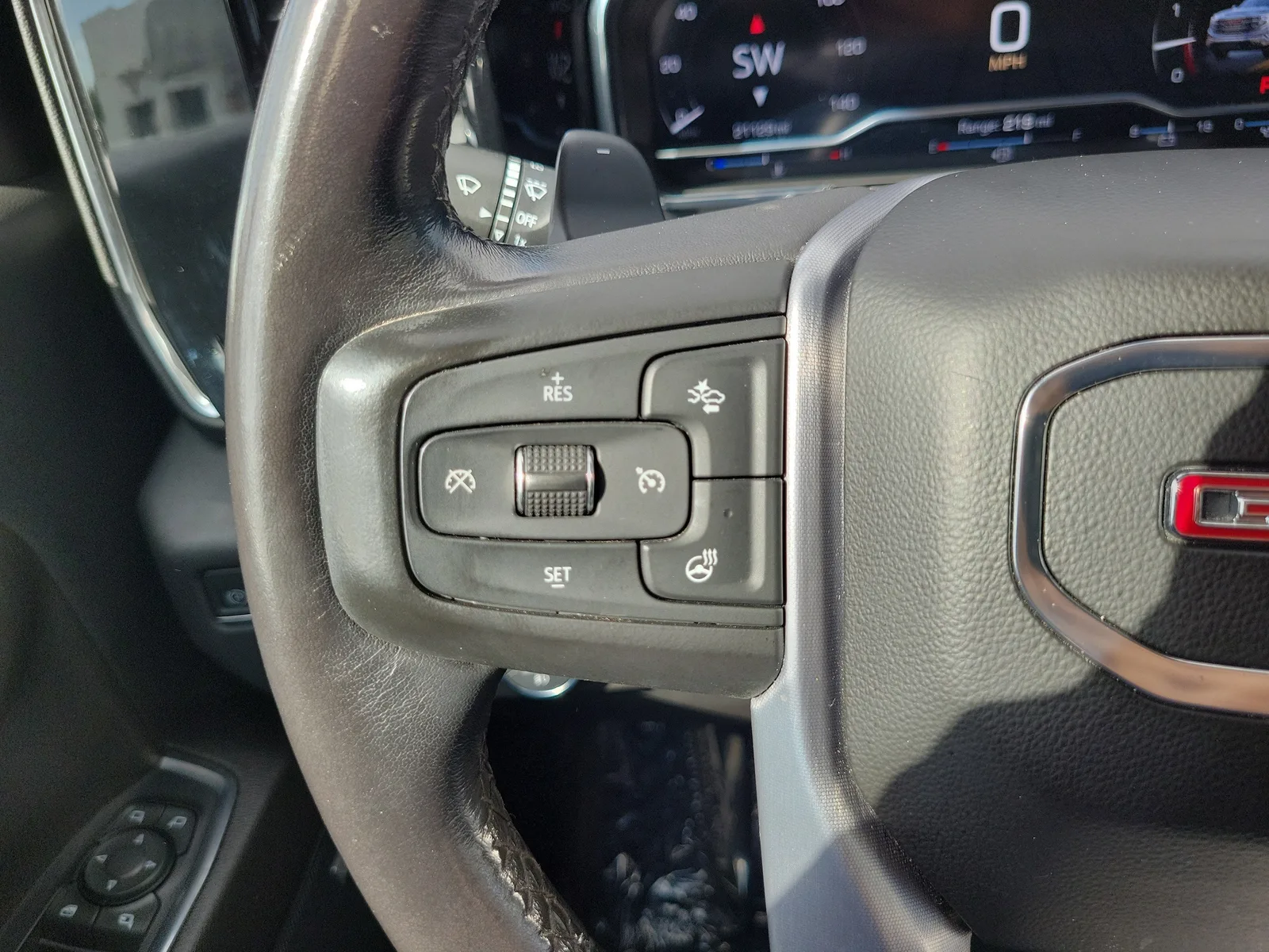 2023 GMC Sierra 1500 SLT photo 19