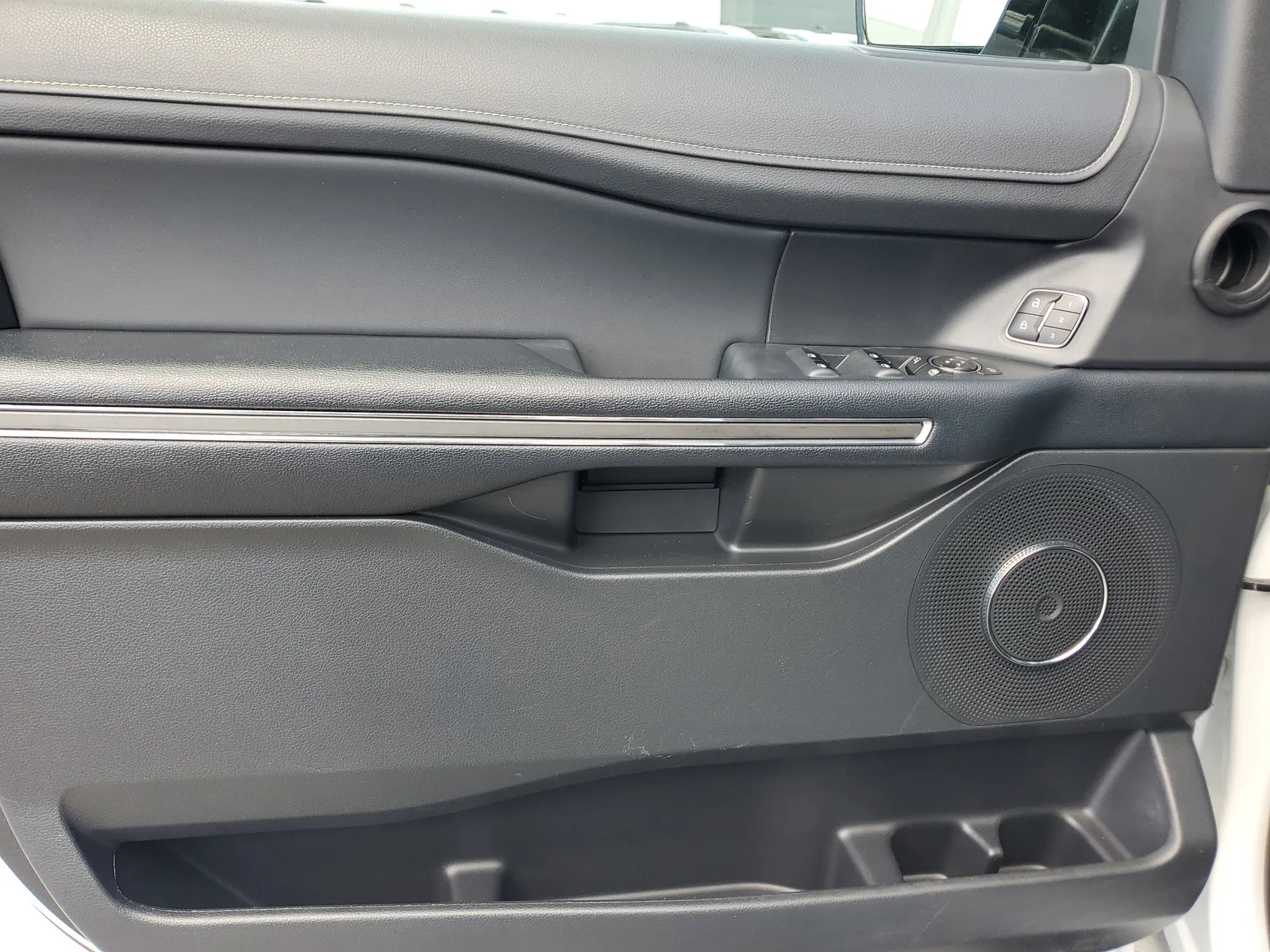 2022 Ford Expedition XLT photo 25