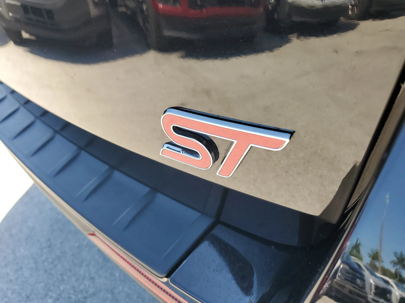 2023 Ford Explorer ST 4WD photo 32