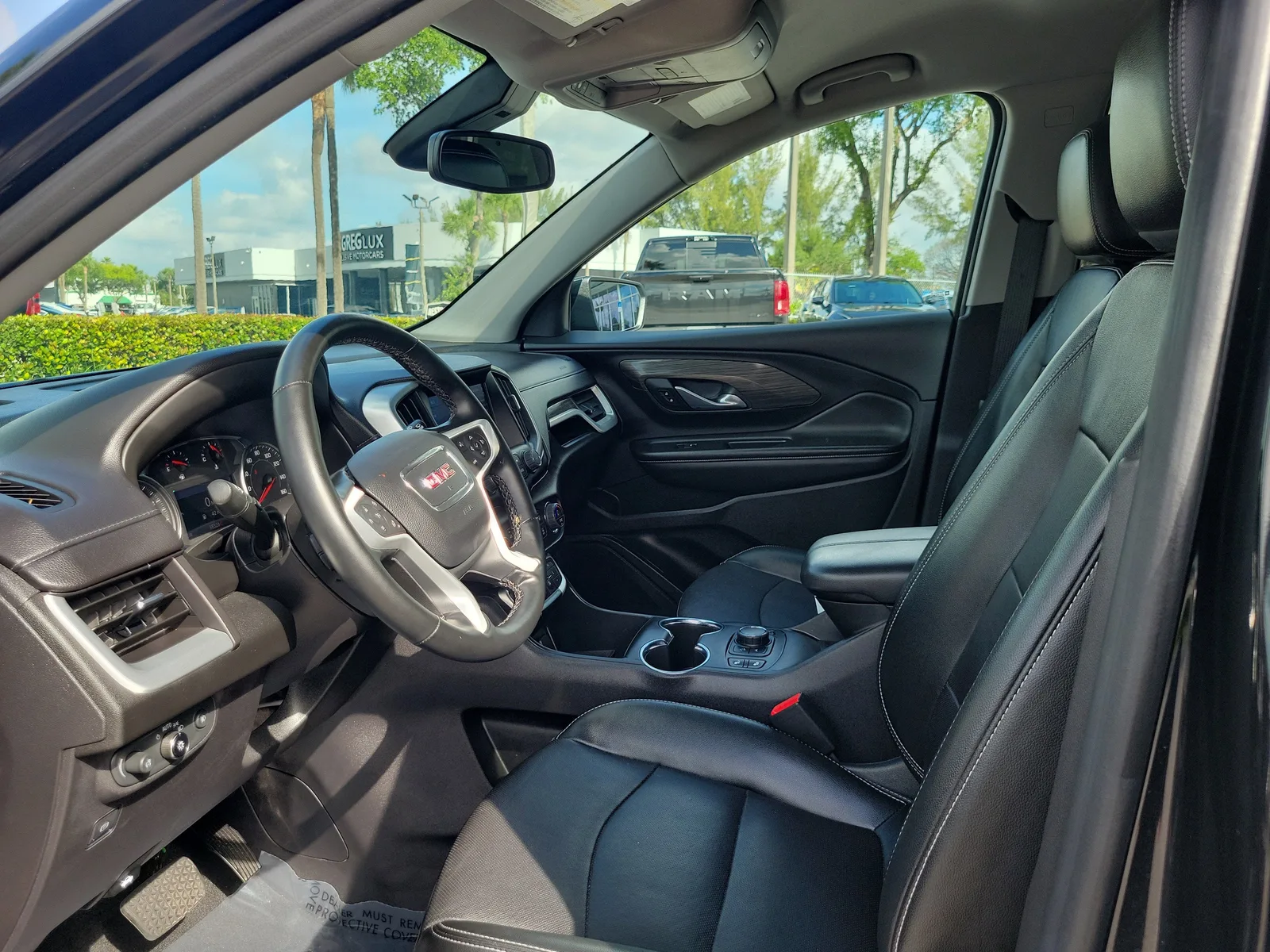 2024 GMC Terrain SLT photo 11