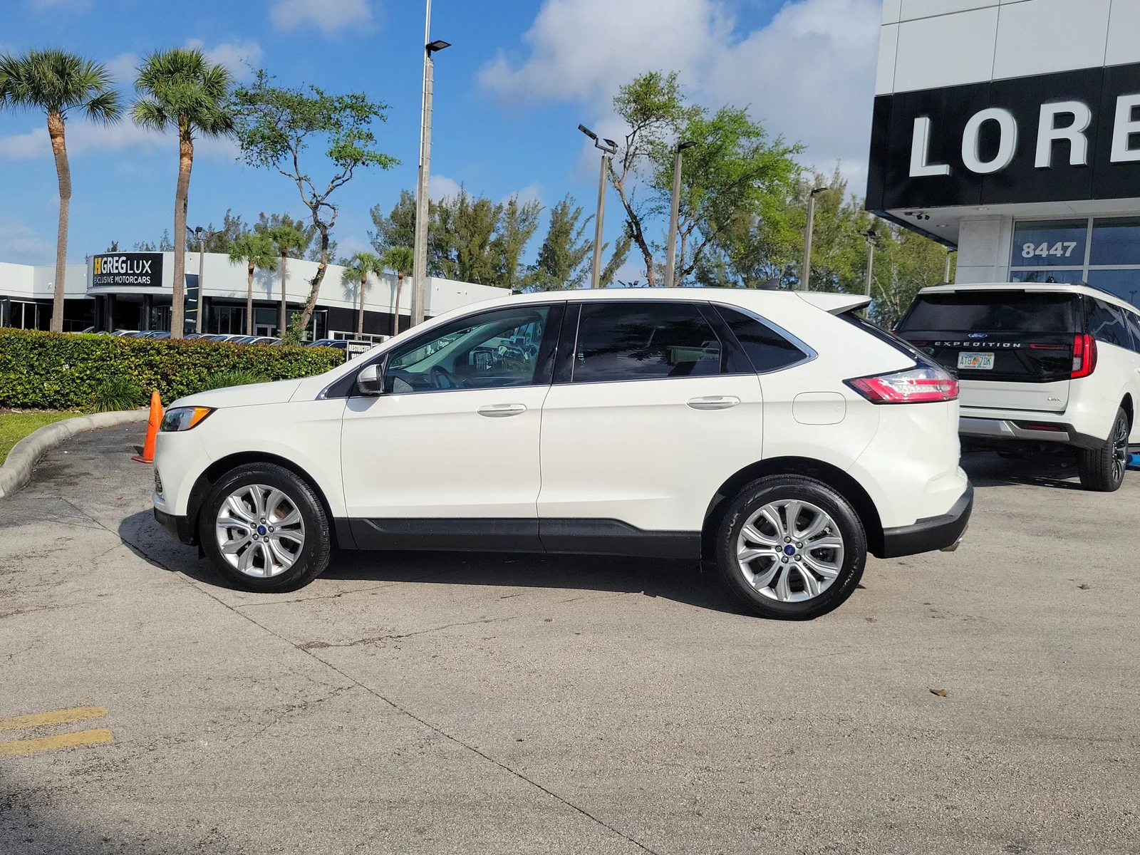 2022 Ford Edge Titanium 4WD photo 8