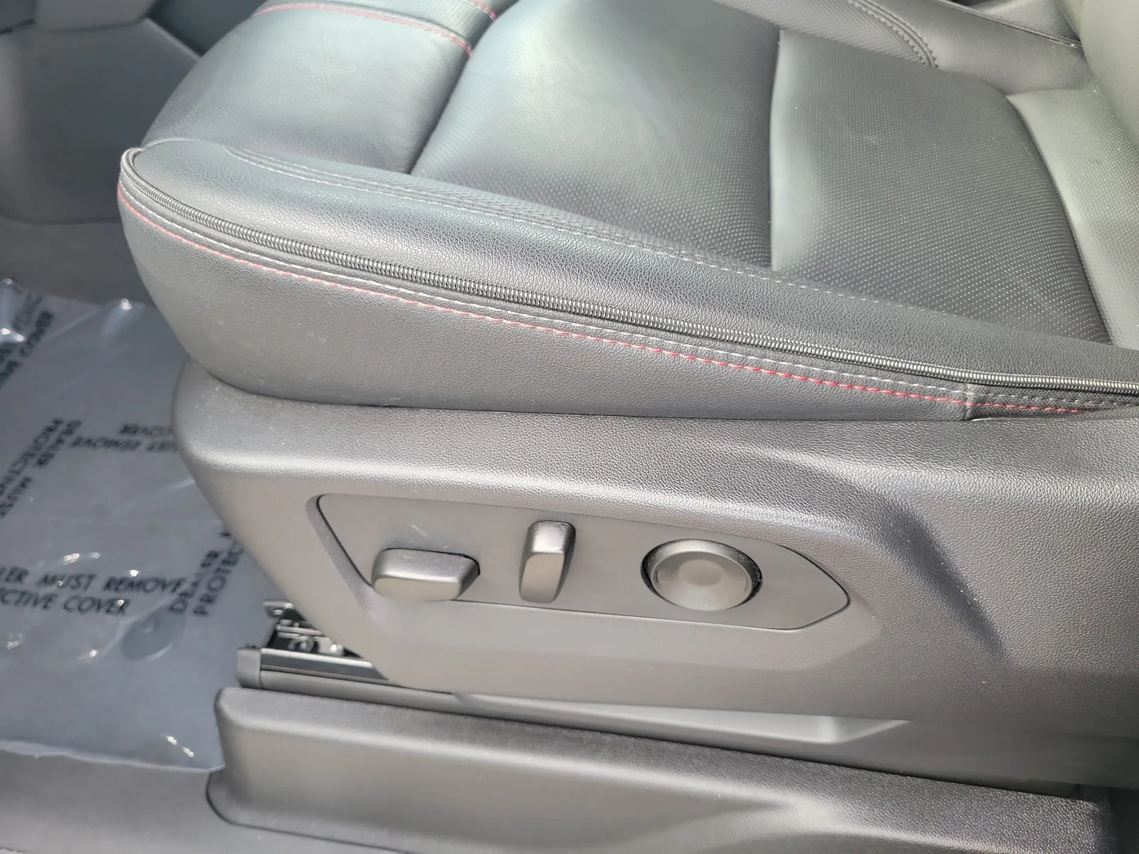 2025 Chevrolet Suburban RST Diesel photo 15