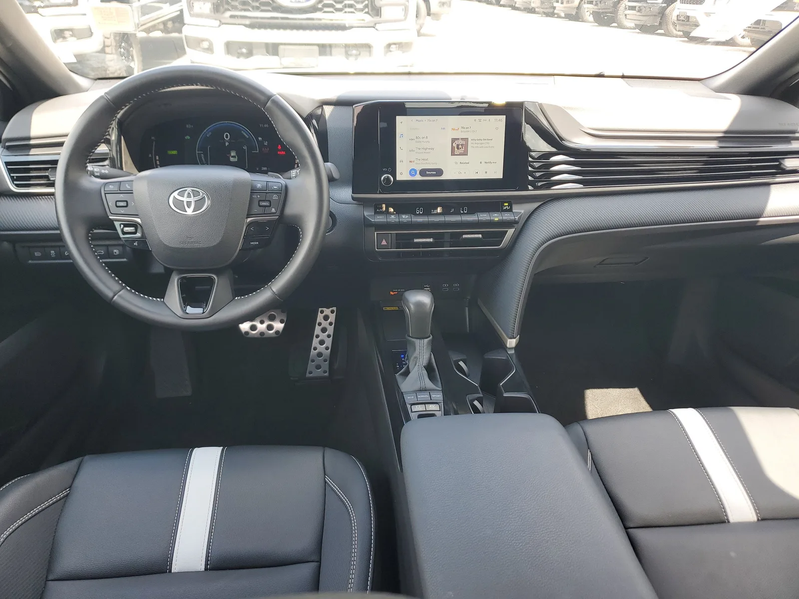 2025 Toyota Camry SE photo 14