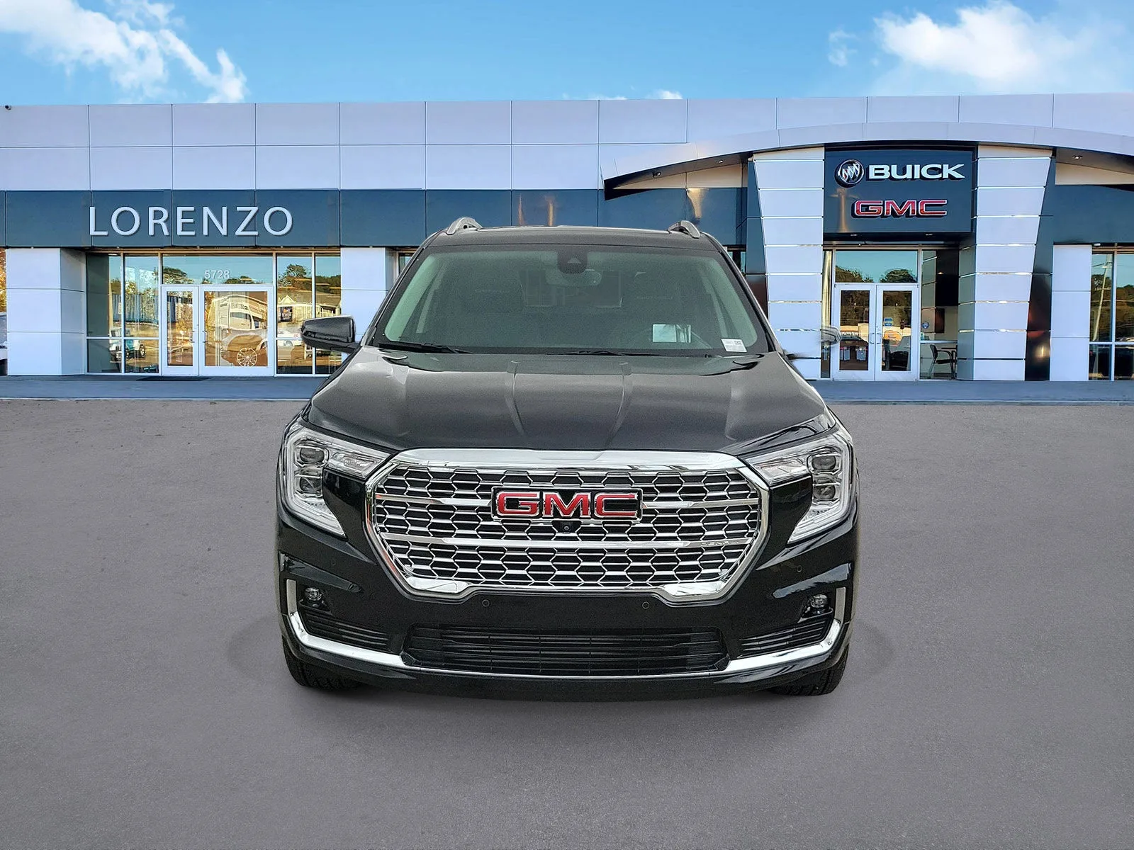 2024 GMC Terrain Denali photo 2