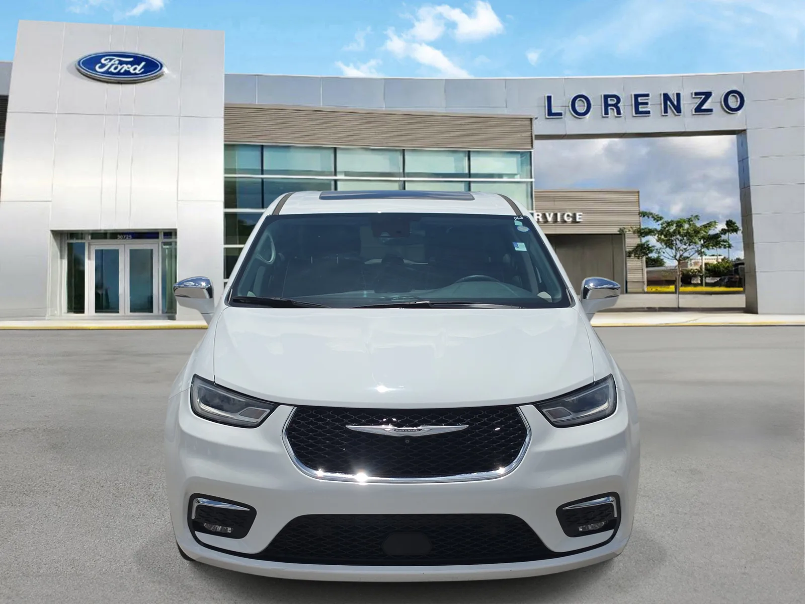 2022 Chrysler Pacifica Hybrid Limited photo 2