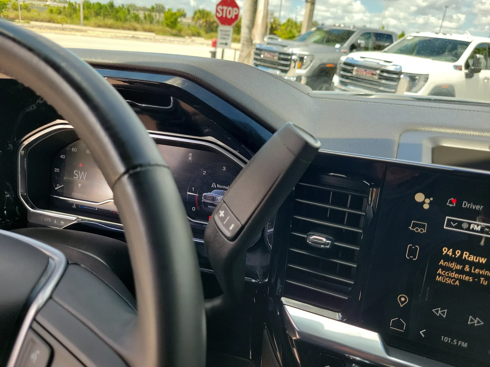 2024 GMC Sierra 1500 Elevation photo 19
