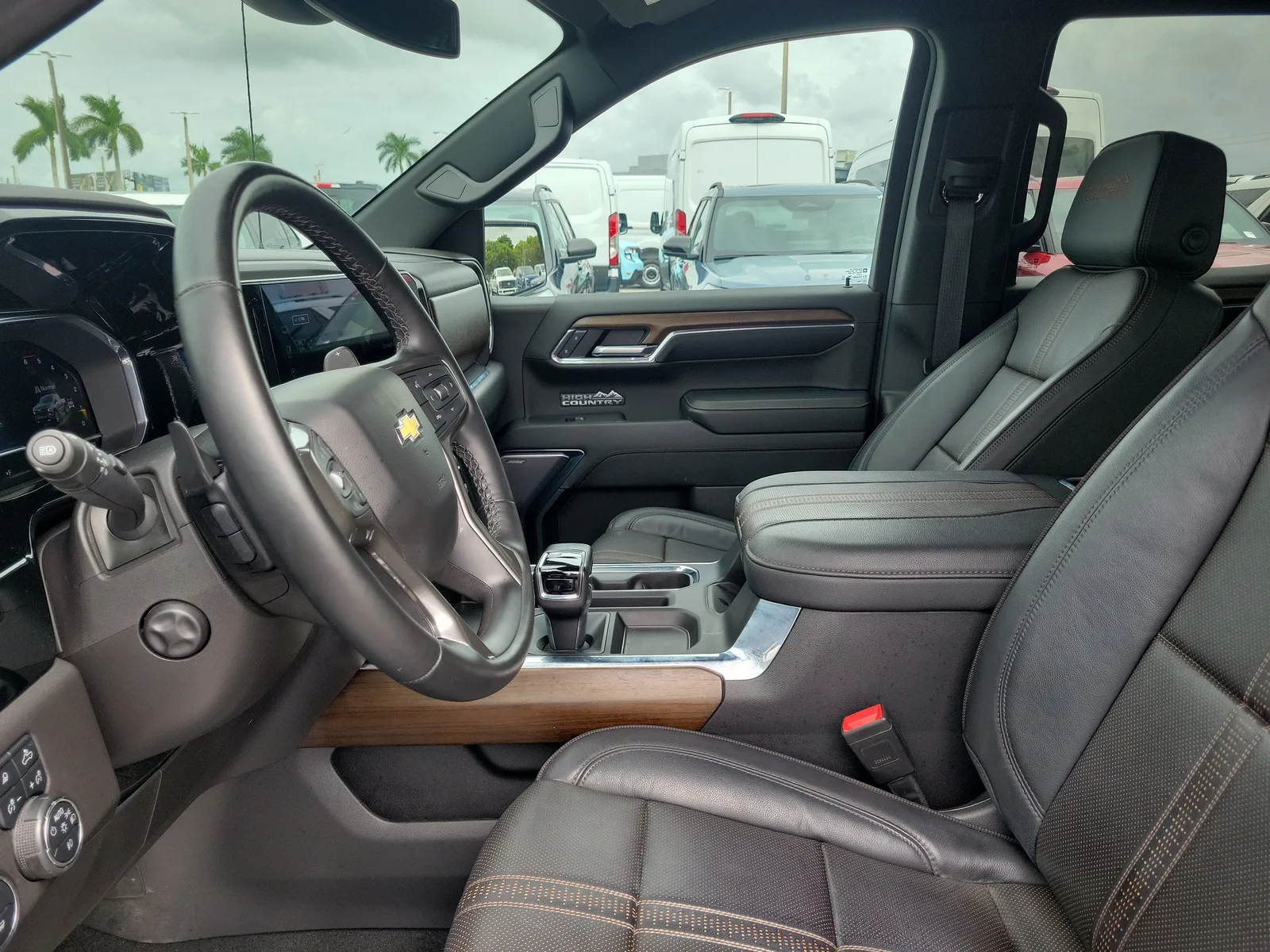 2024 Chevrolet Silverado 1500 High Country 4WD photo 11