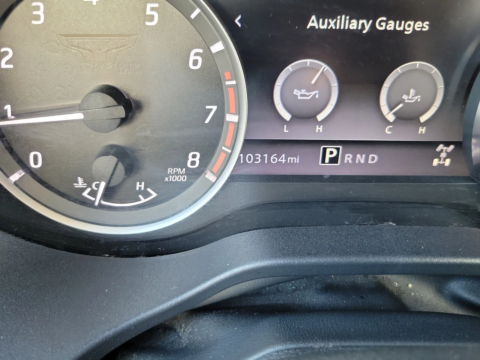 2020 Nissan Titan SL photo 29