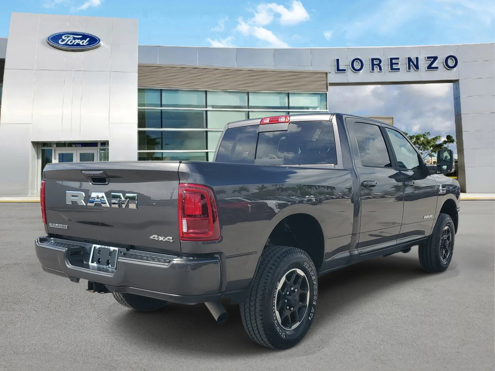 2026 RAM 2500 Laramie 4WD Diesel photo 5