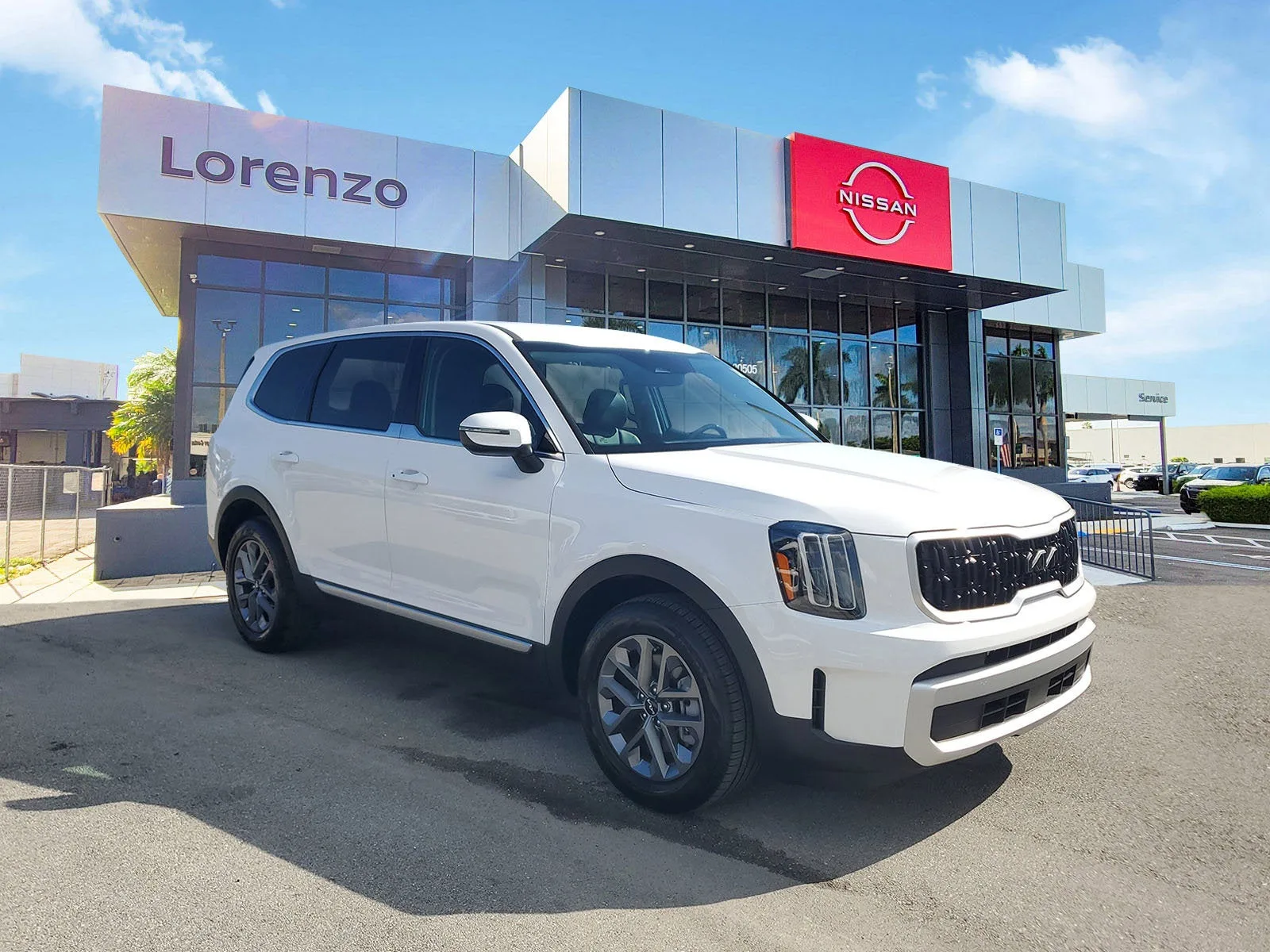 2024 Kia Telluride LX photo 3