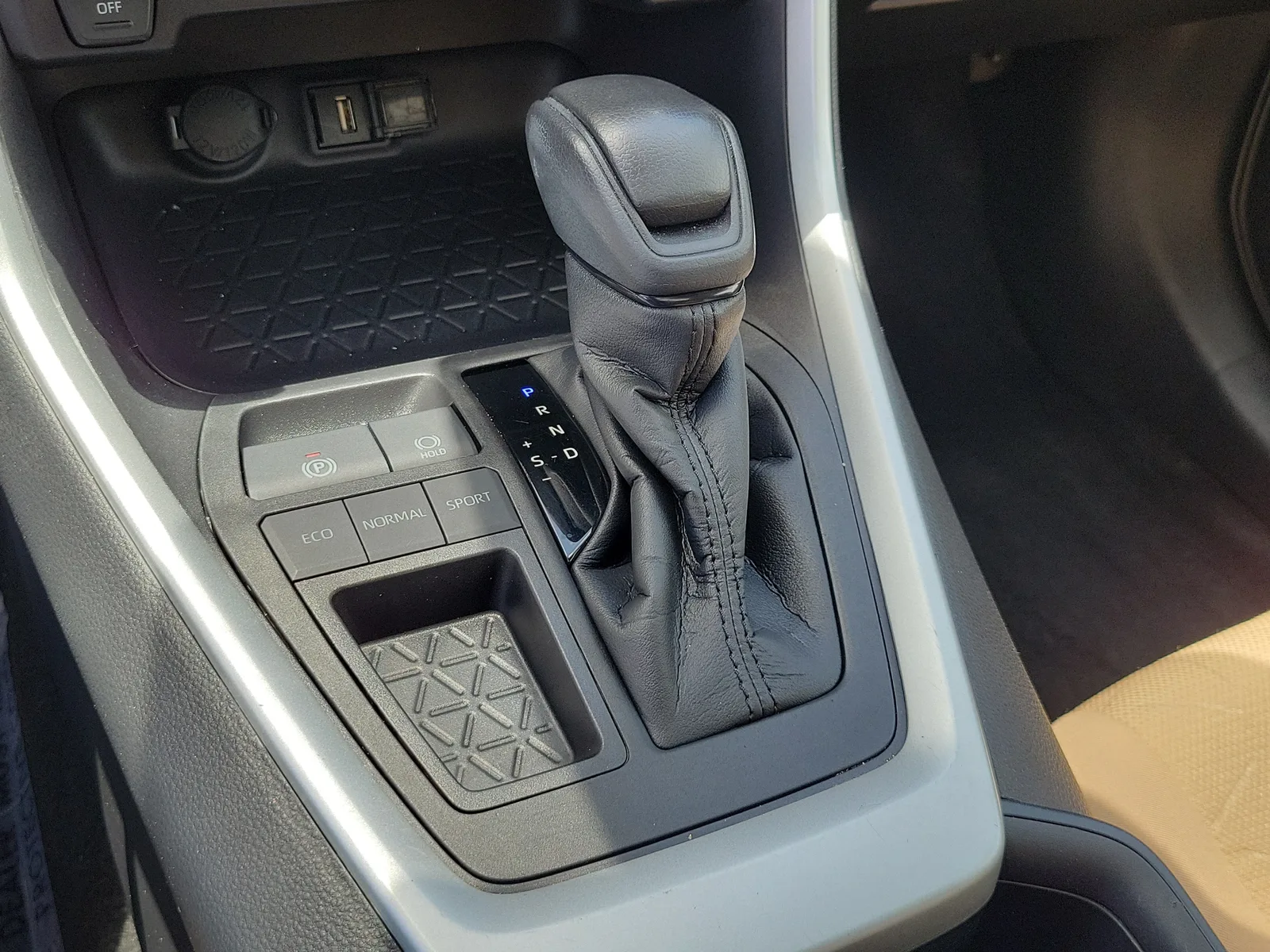 2022 Toyota RAV4 XLE photo 29