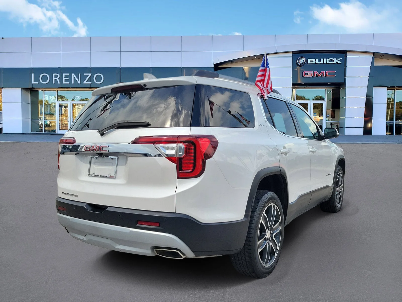 2023 GMC Acadia SLT photo 5