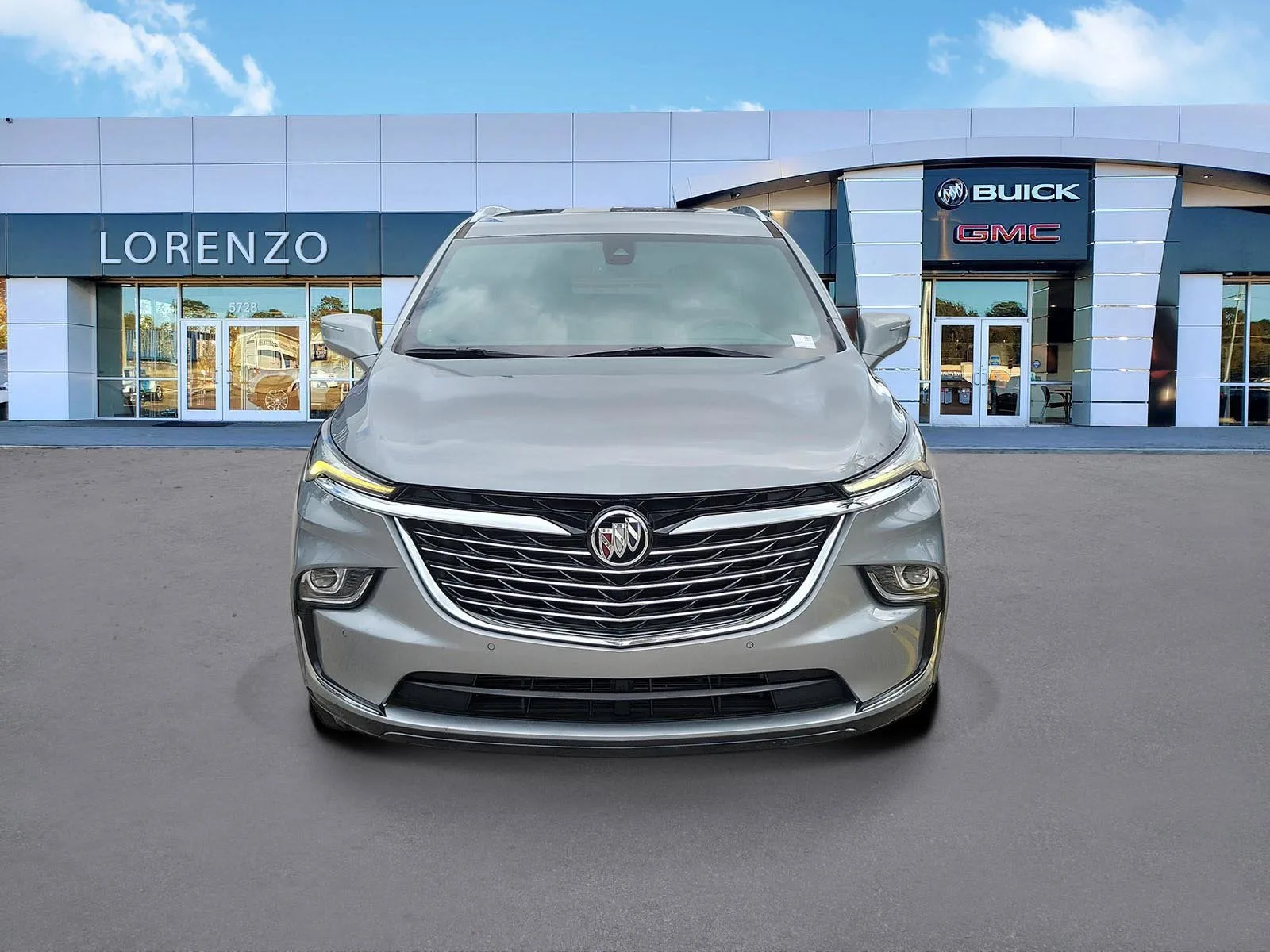 2023 Buick Enclave Essence photo 2