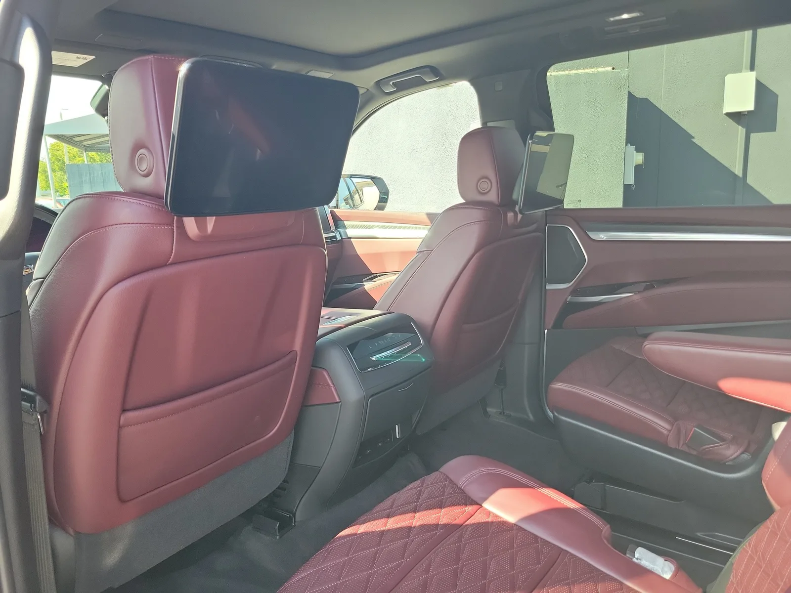 2025 Cadillac Escalade ESV 4WD Sport photo 11