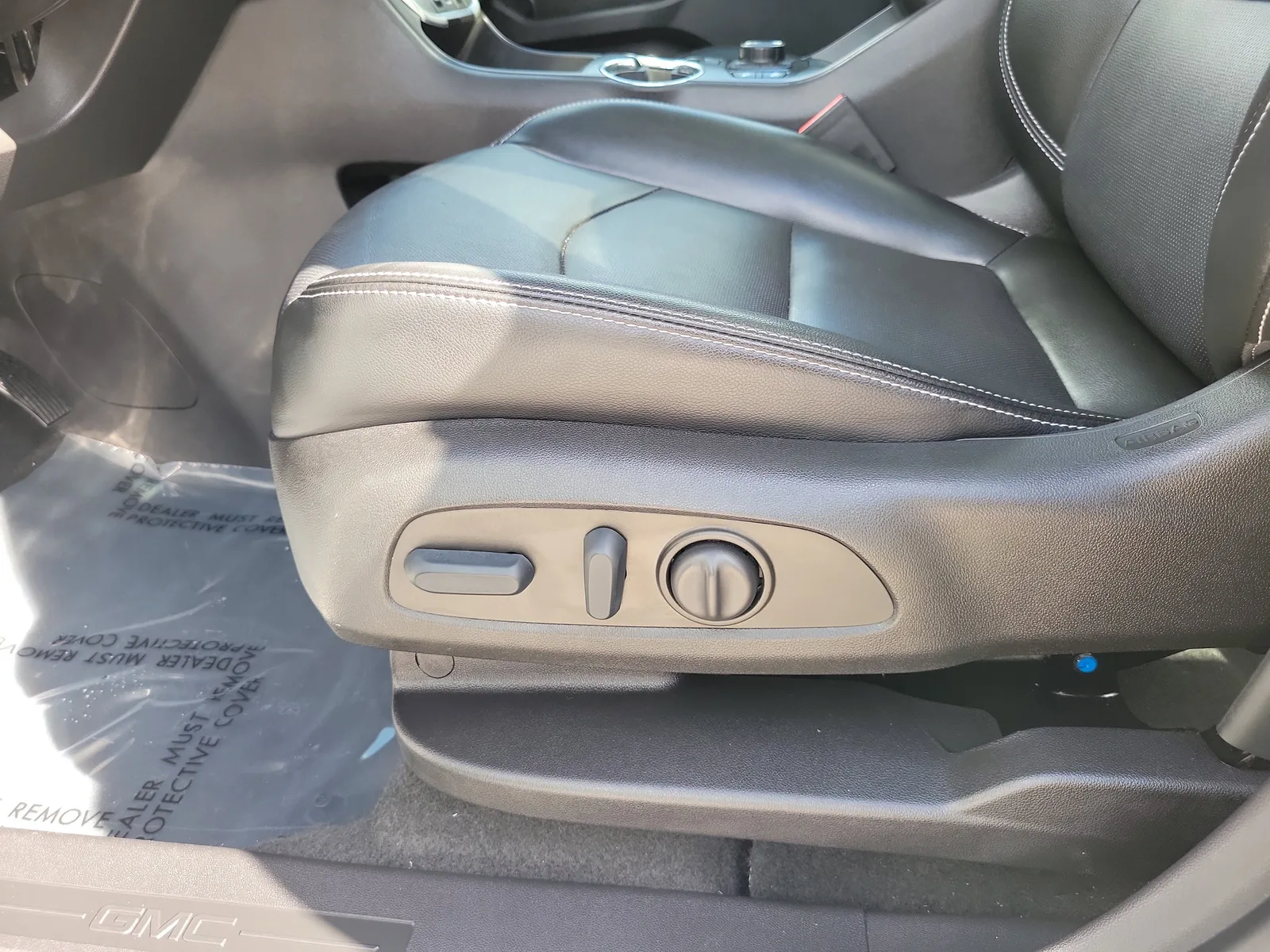 2023 GMC Terrain SLT photo 14