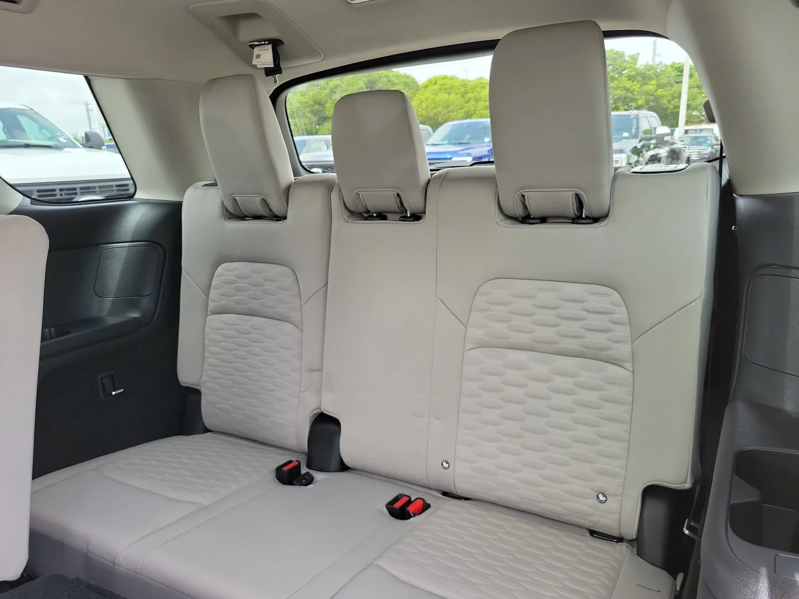 2022 Nissan Pathfinder SV photo 14