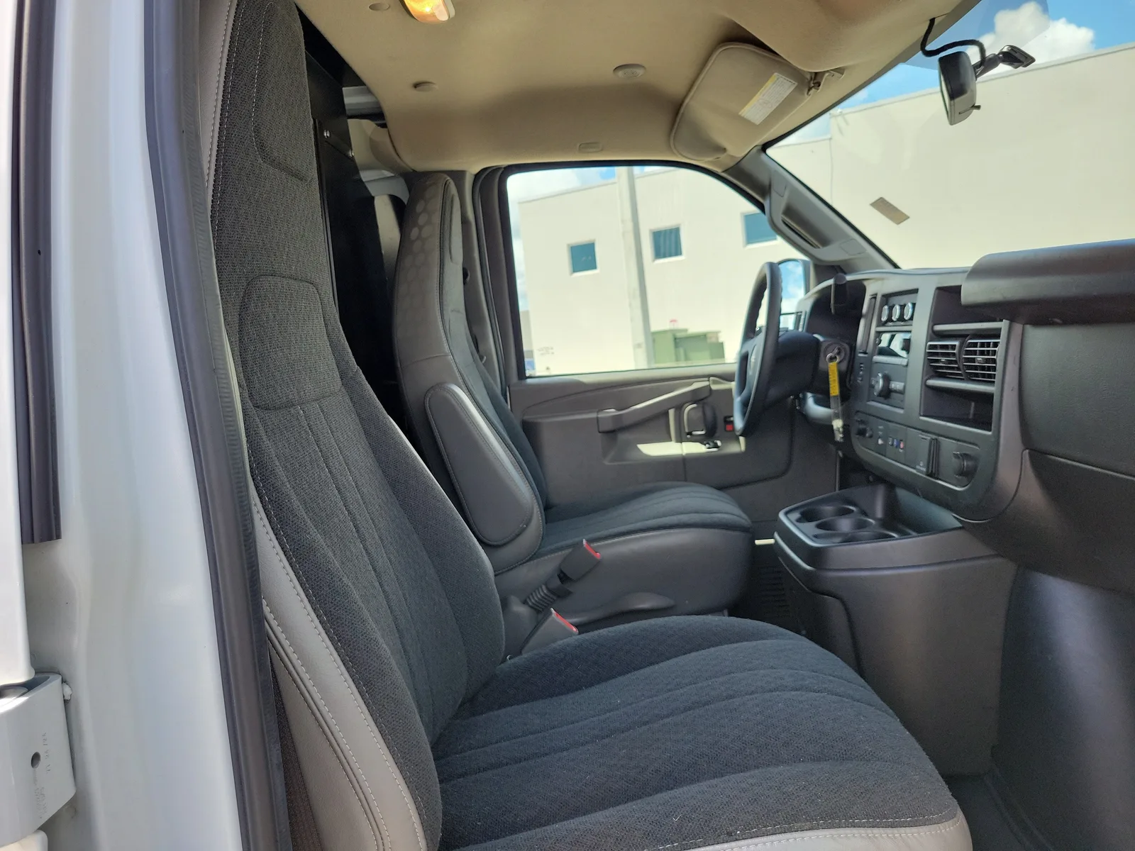 2024 GMC Savana Cargo Van Work Van photo 20