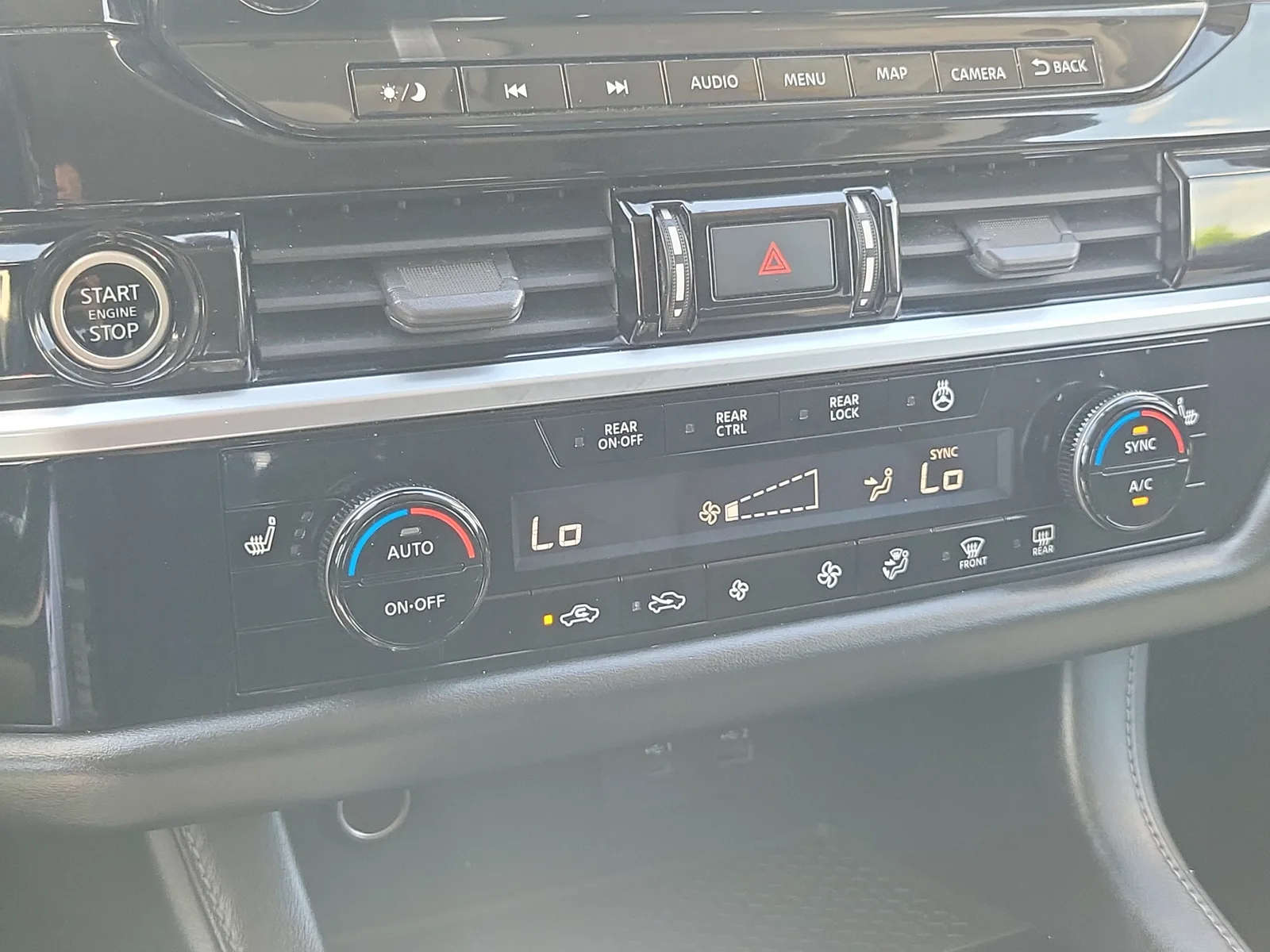 2022 Nissan Pathfinder SL photo 24