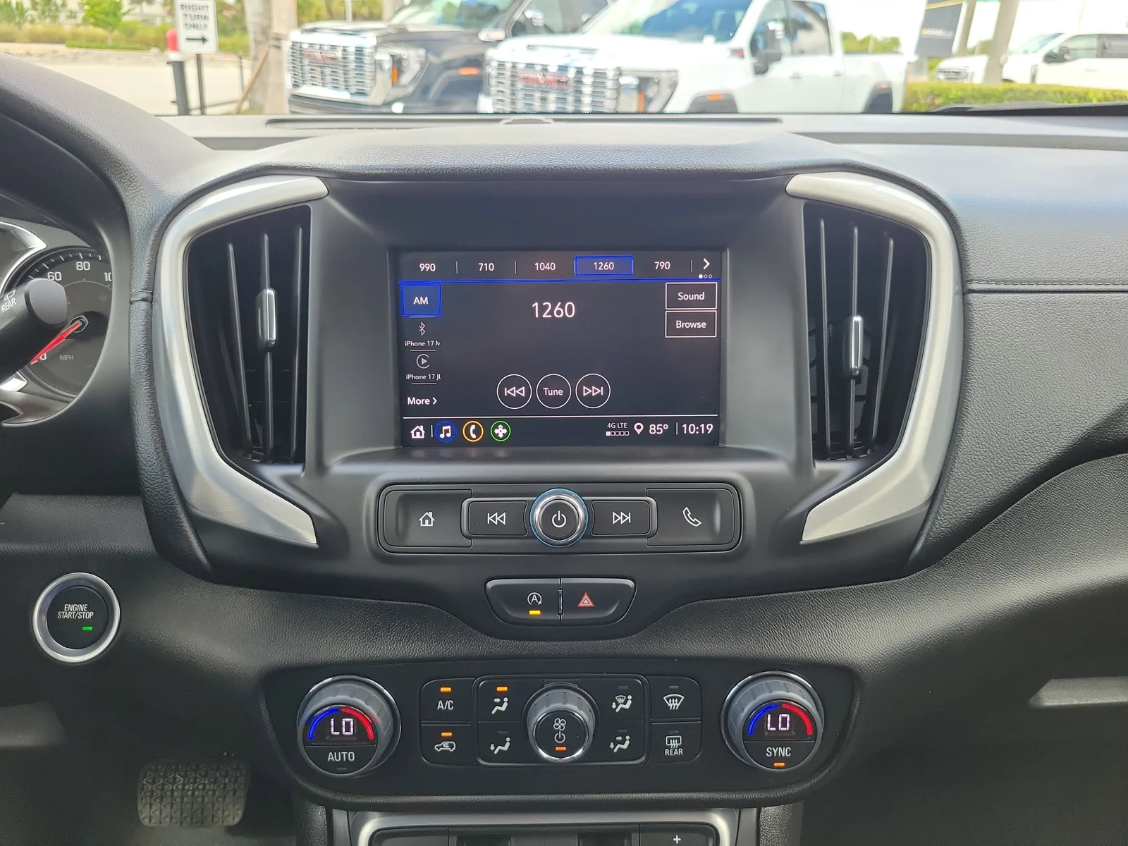 2024 GMC Terrain SLE photo 23