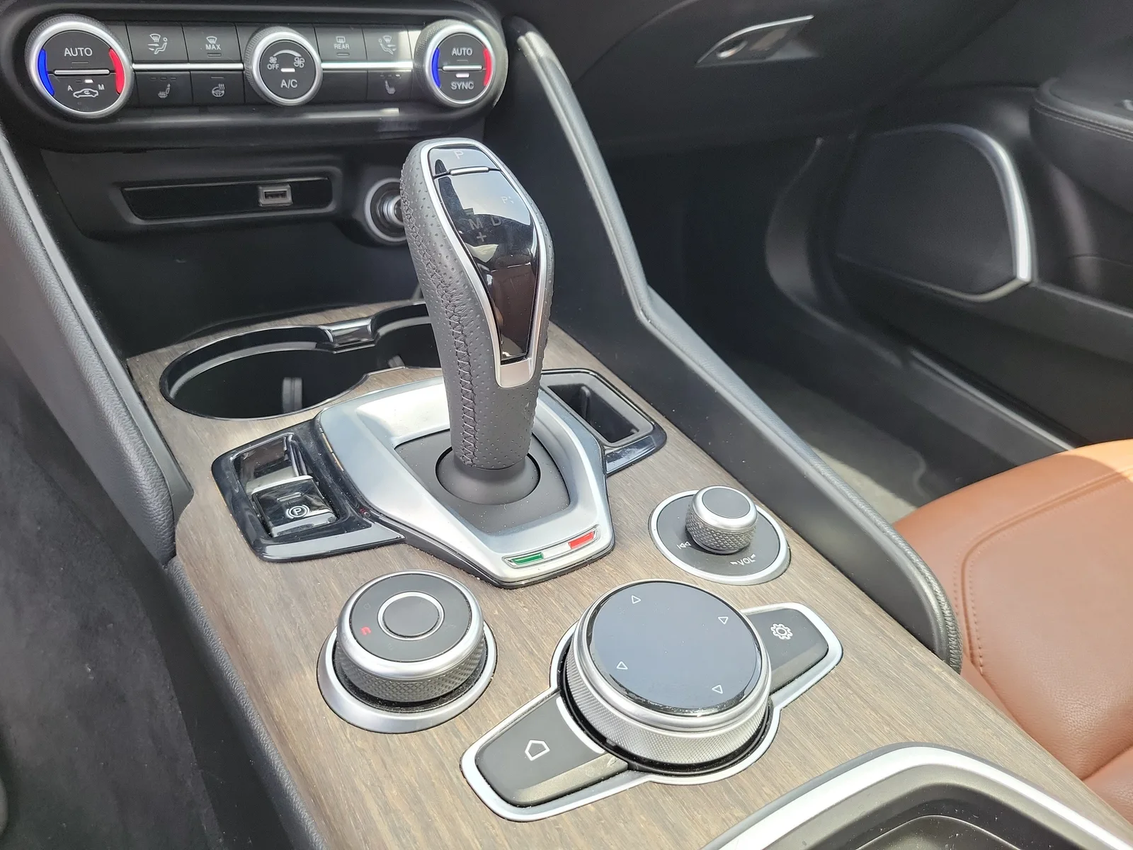 2022 Alfa Romeo Giulia Ti photo 20