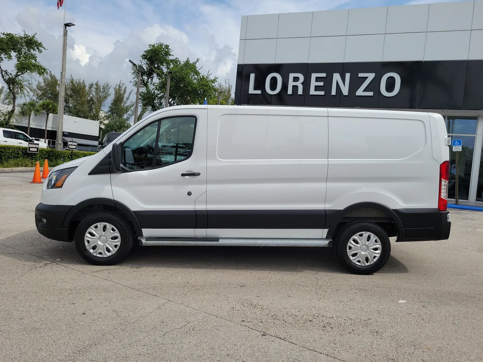 2025 Ford Transit Cargo Van Base photo 8