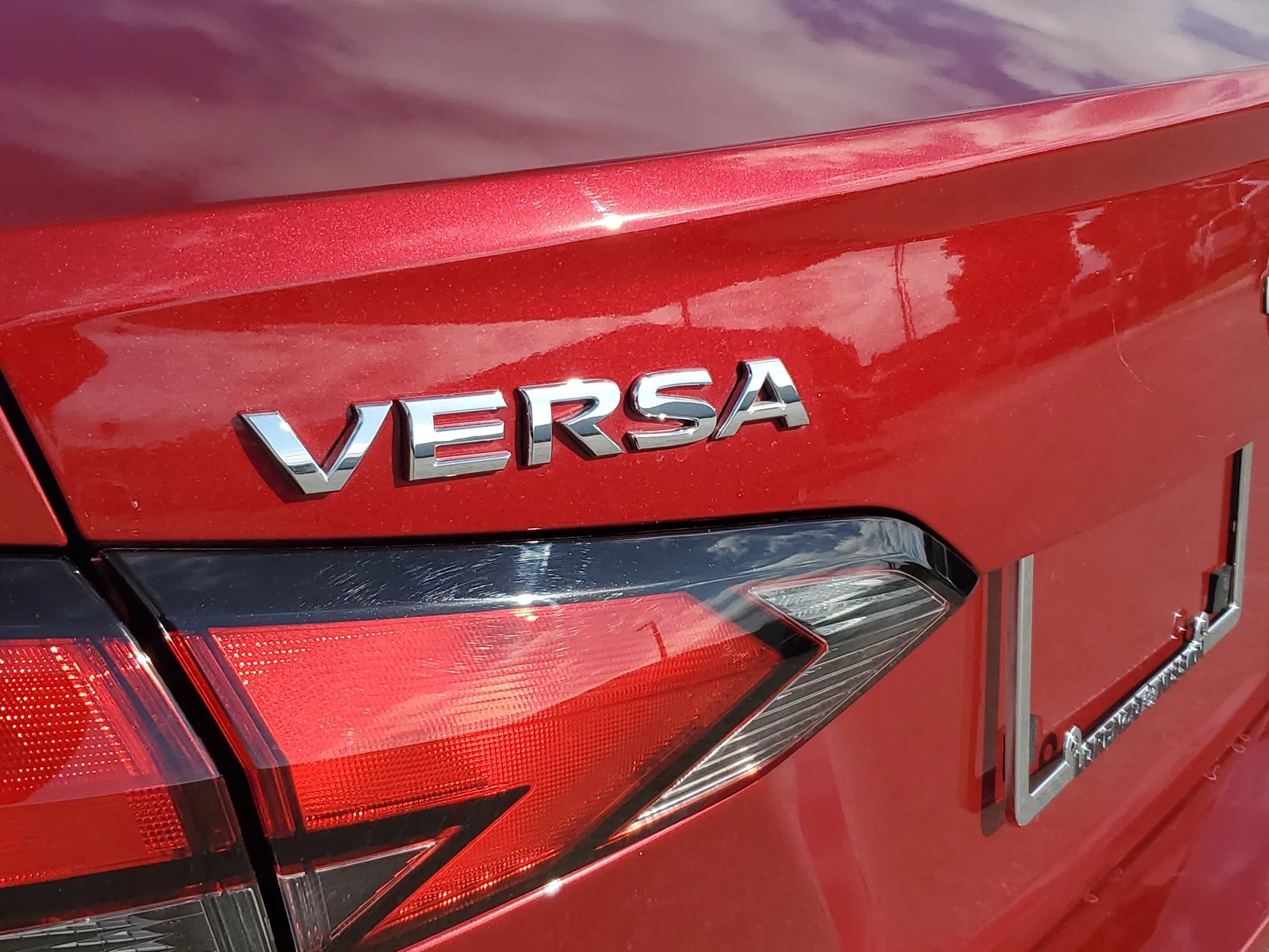 2025 Nissan Versa SV photo 29