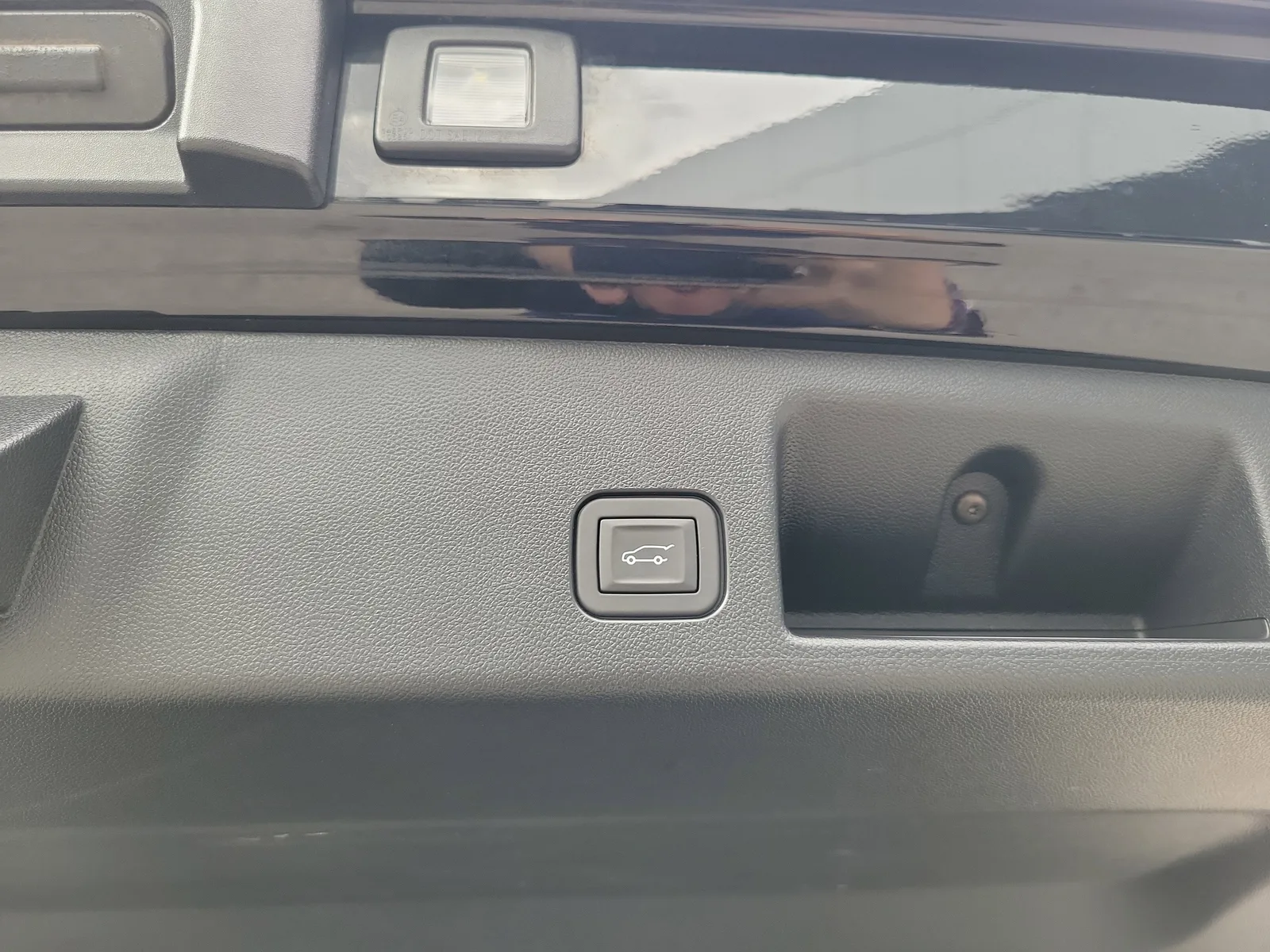 2024 Chevrolet Equinox EV 2LT photo 16