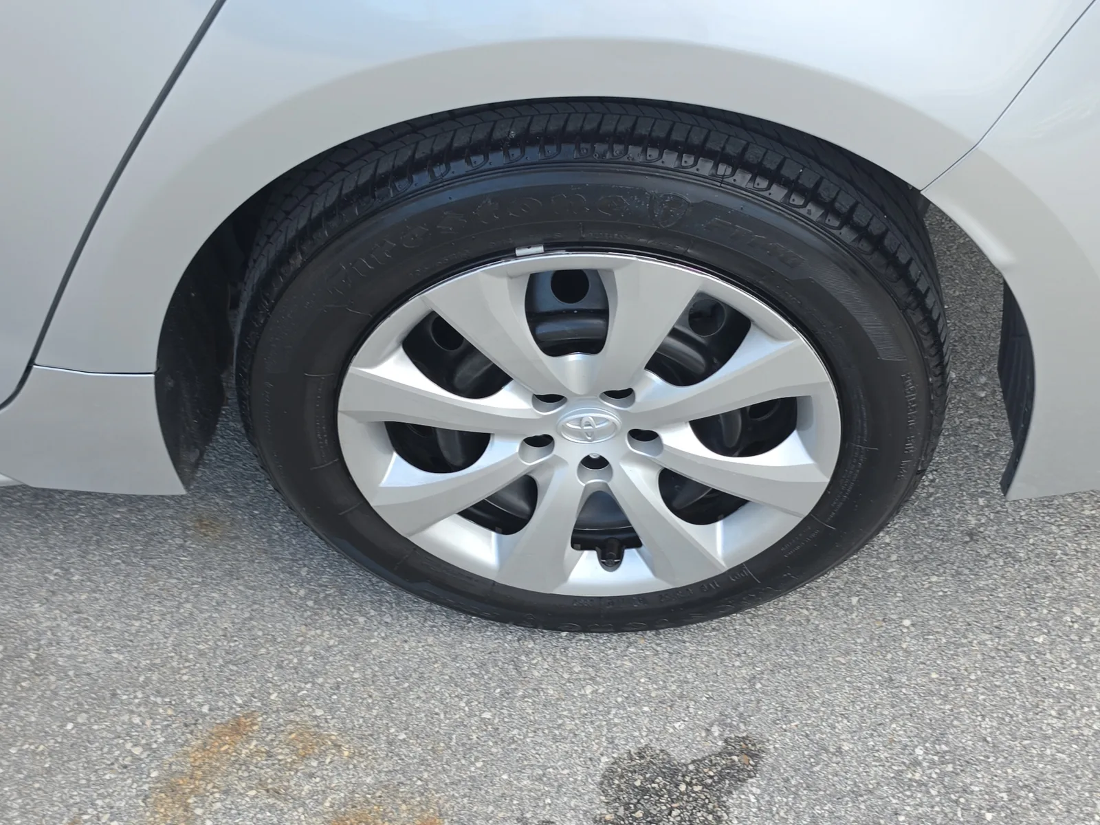 2024 Toyota Corolla LE photo 22