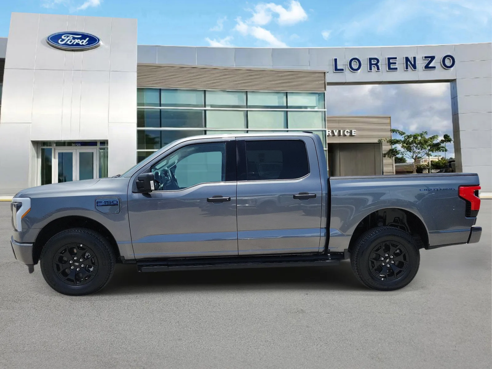 2025 Ford F-150 Lightning XLT 4WD photo 8
