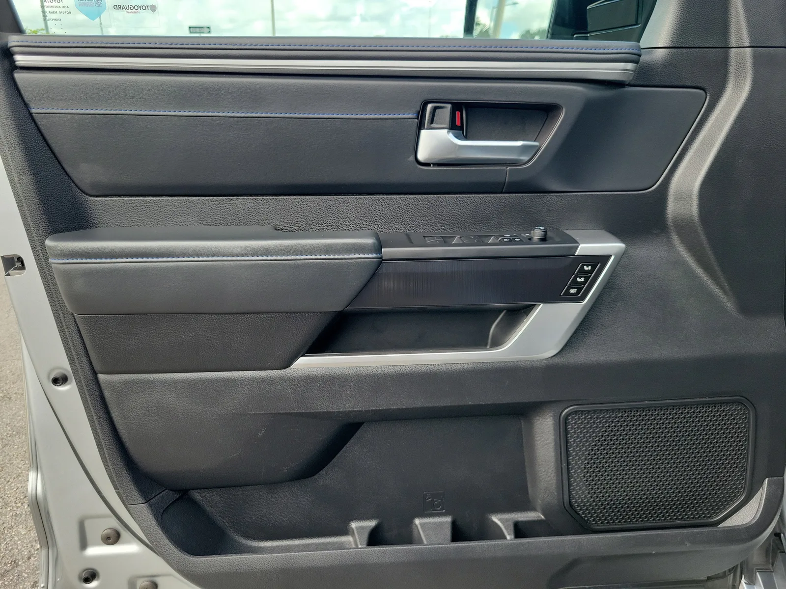 2023 Toyota Tundra 4WD Platinum photo 23