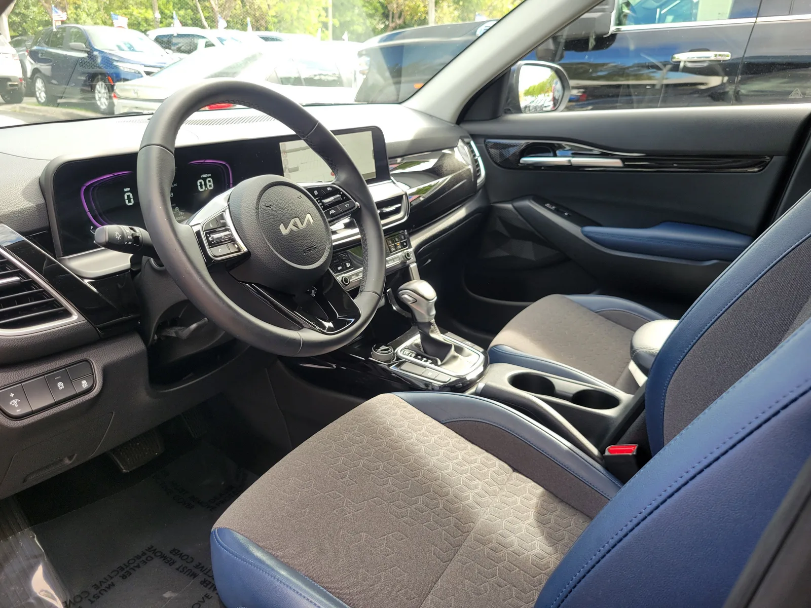 2025 Kia Seltos S photo 9