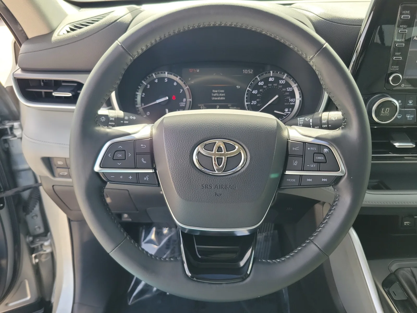 2021 Toyota Highlander XLE photo 21