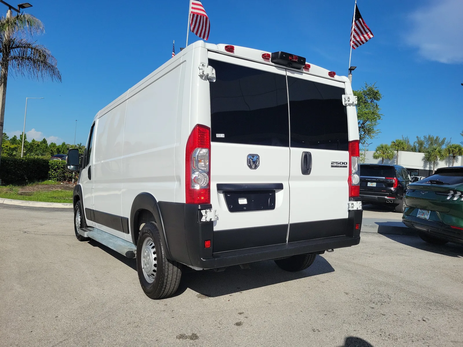 2025 RAM ProMaster Cargo Van Tradesman photo 7