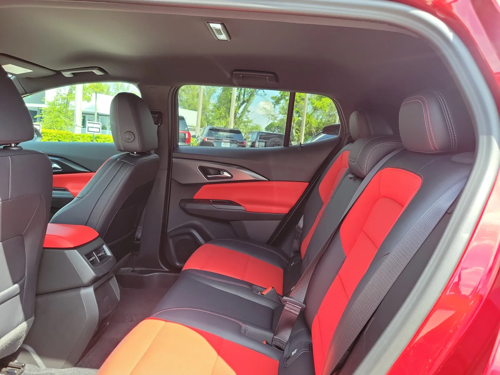 2025 Chevrolet Equinox EV RS photo 14