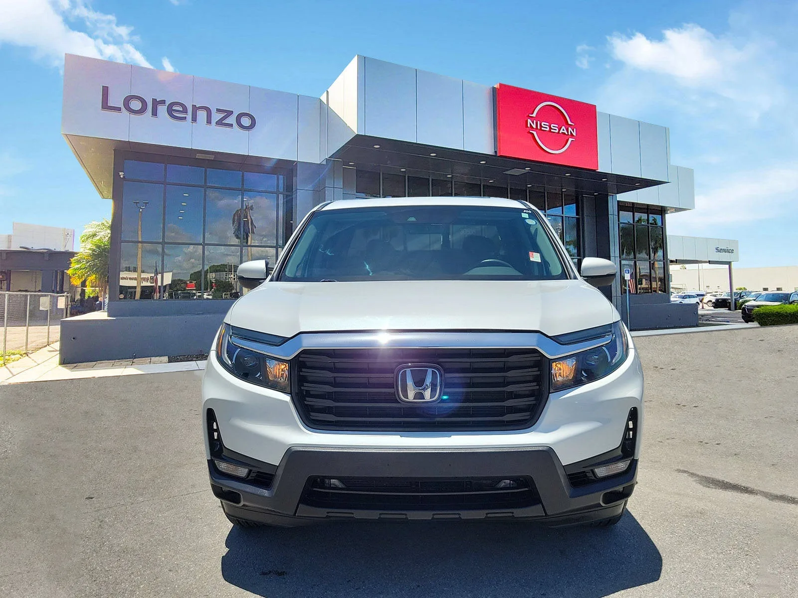 2023 Honda Ridgeline RTL 4WD photo 2